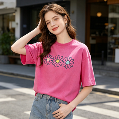 👚 SLEVA 49 %! 🌼 Dámské tričko s kopretinovým potiskem – měkká bavlna, veselý potisk a ideální na letní dny ☀️